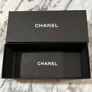 CHANEL sunglasses case/box